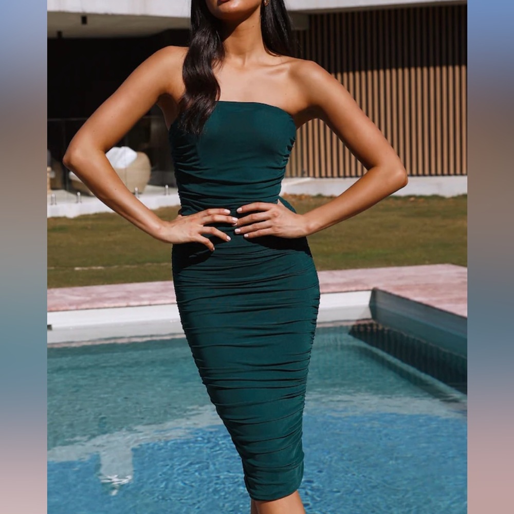Elegant Green Strapless Dress